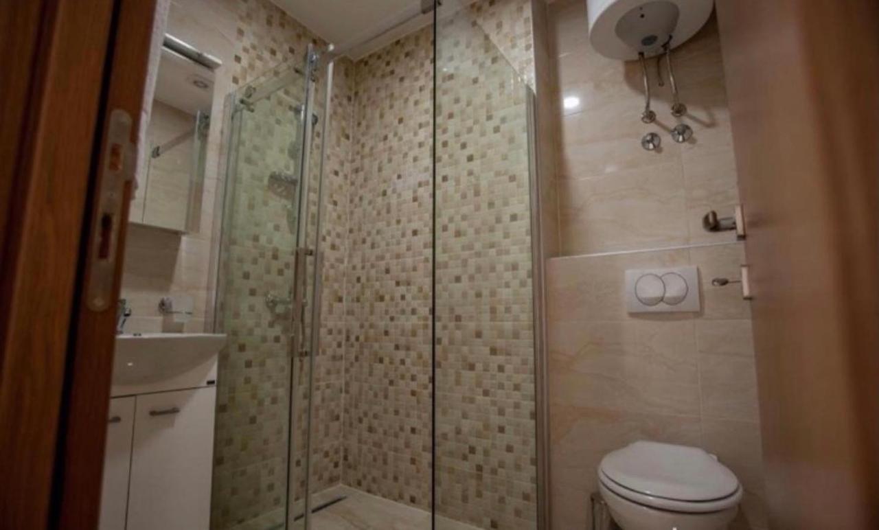 Delux Apartmani Добра вода Екстериор снимка