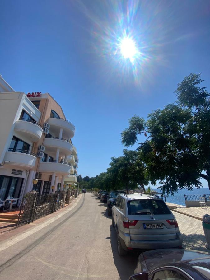 Delux Apartmani Добра вода Екстериор снимка